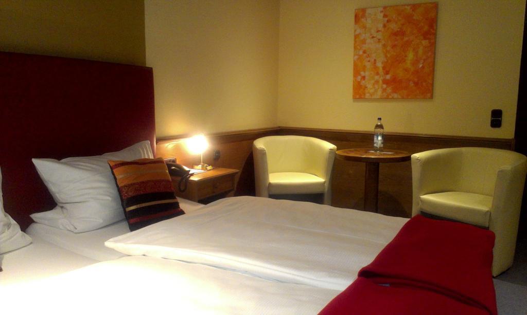 Hotel Zur Post Schonberg  Room photo