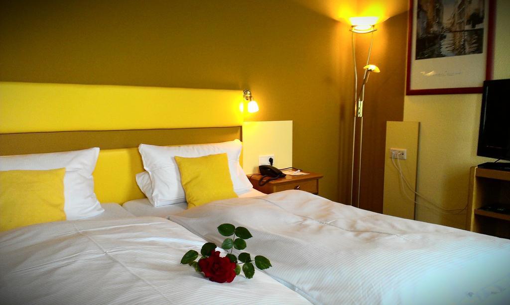 Hotel Zur Post Schonberg  Room photo