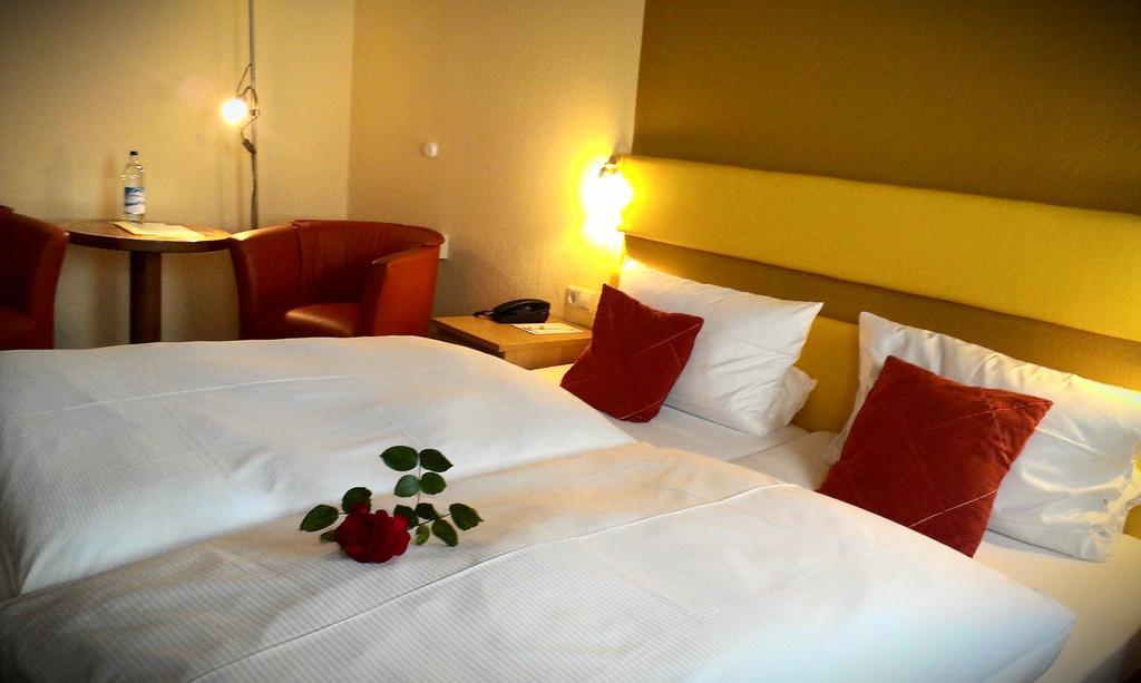Hotel Zur Post Schonberg  Room photo