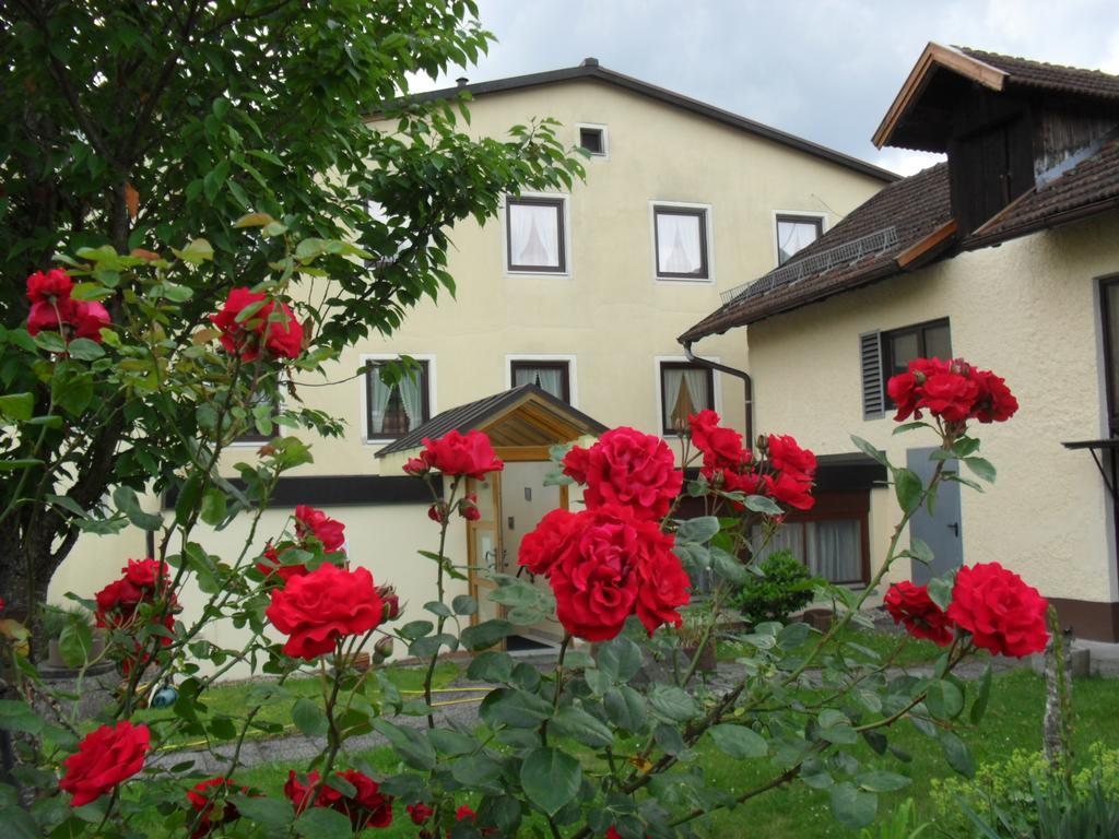 Hotel Zur Post Schonberg  Exterior photo
