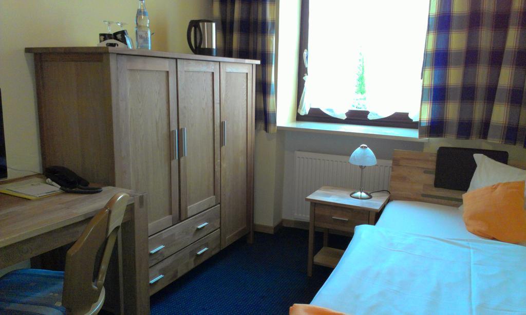 Hotel Zur Post Schonberg  Exterior photo